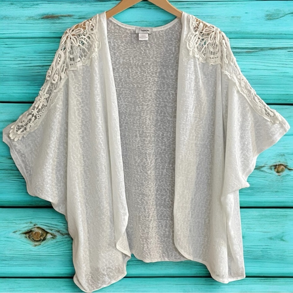 TASHON White Lightweight Knit Kimono with Crocheted lace Design.